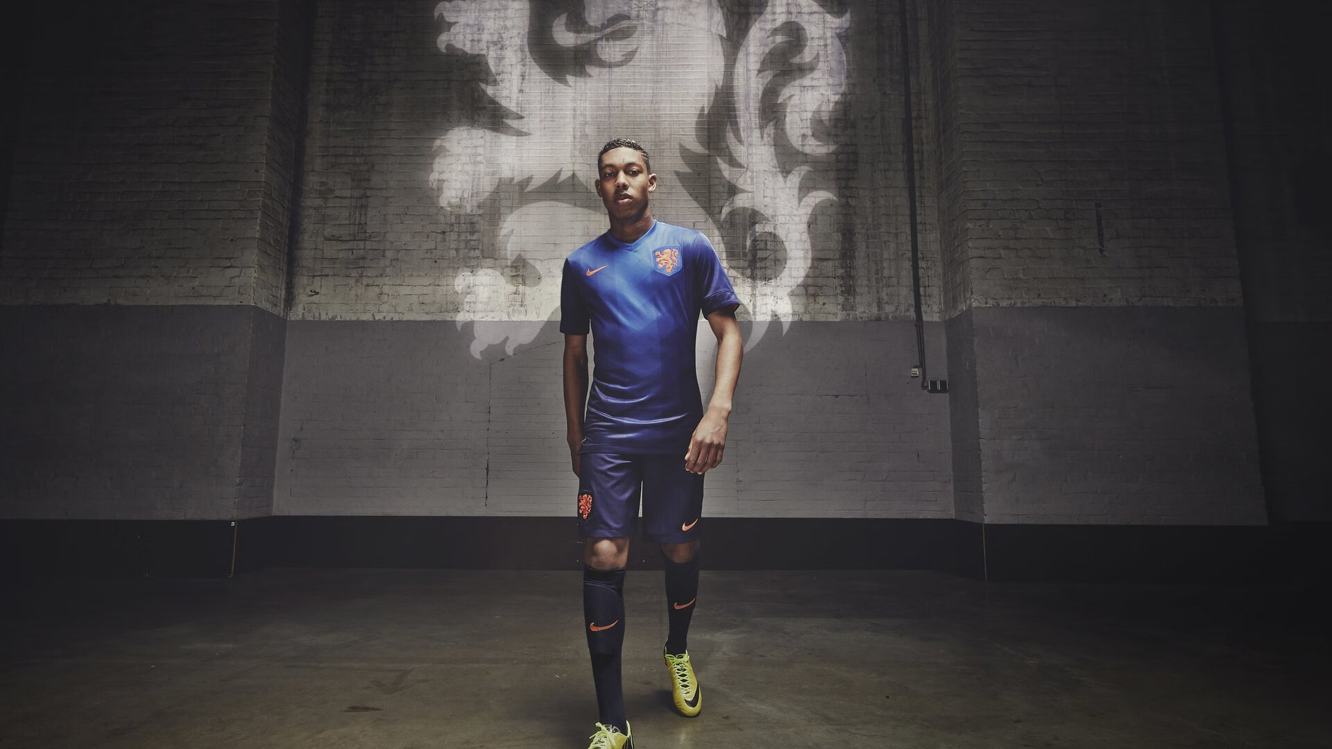 绝境中的指挥家,当德布劳内在智利高原奏响终章